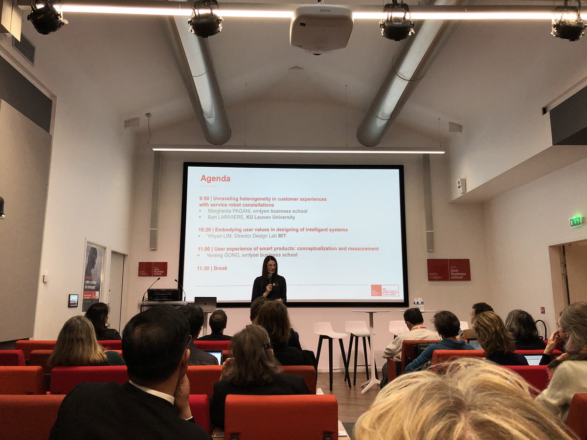 Cleverm8_AI's tweet photo. Conférence sur les nouvelles intelligences à @EMLYON aujourd’hui, avec l’AIM, le research center on AI in value creation. #AI https://t.co/iTaycZTcpf