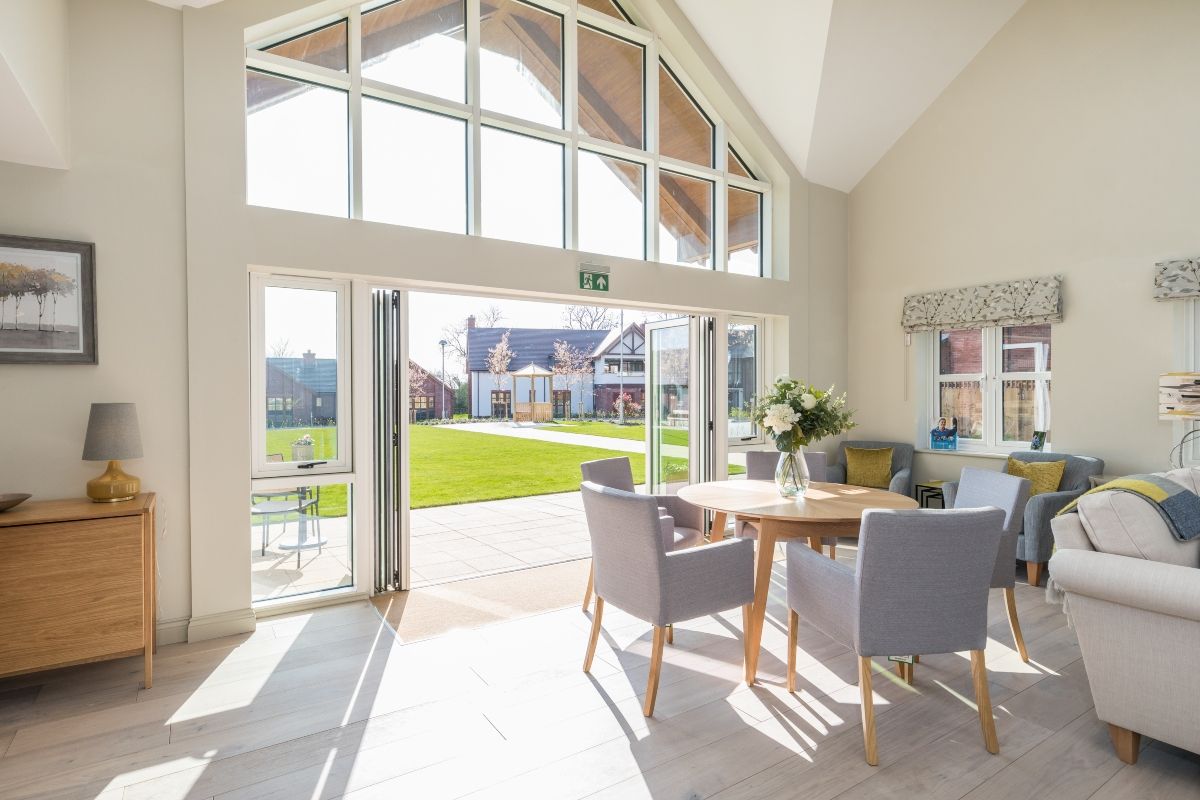 AlbanyMeadows's tweet photo. Are you joining us today? Come and experience Albany Meadows at our Easter Open Day - just pop in anytime today between 11am and 3pm. There will be plenty of Easter treats on offer too! #newhomes #retirementliving #balsallcommon https://t.co/QfedA0wfwV https://t.co/RLpPPRaicg
