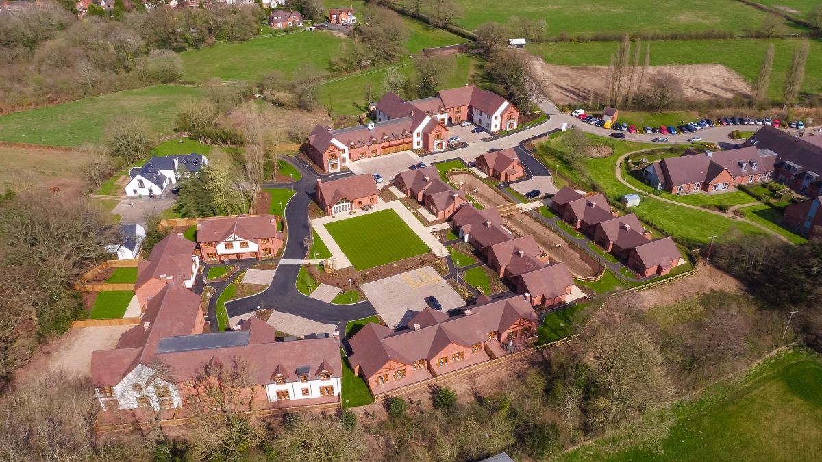 AlbanyMeadows's tweet photo. Are you joining us today? Come and experience Albany Meadows at our Easter Open Day - just pop in anytime today between 11am and 3pm. There will be plenty of Easter treats on offer too! #newhomes #retirementliving #balsallcommon https://t.co/QfedA0wfwV https://t.co/RLpPPRaicg