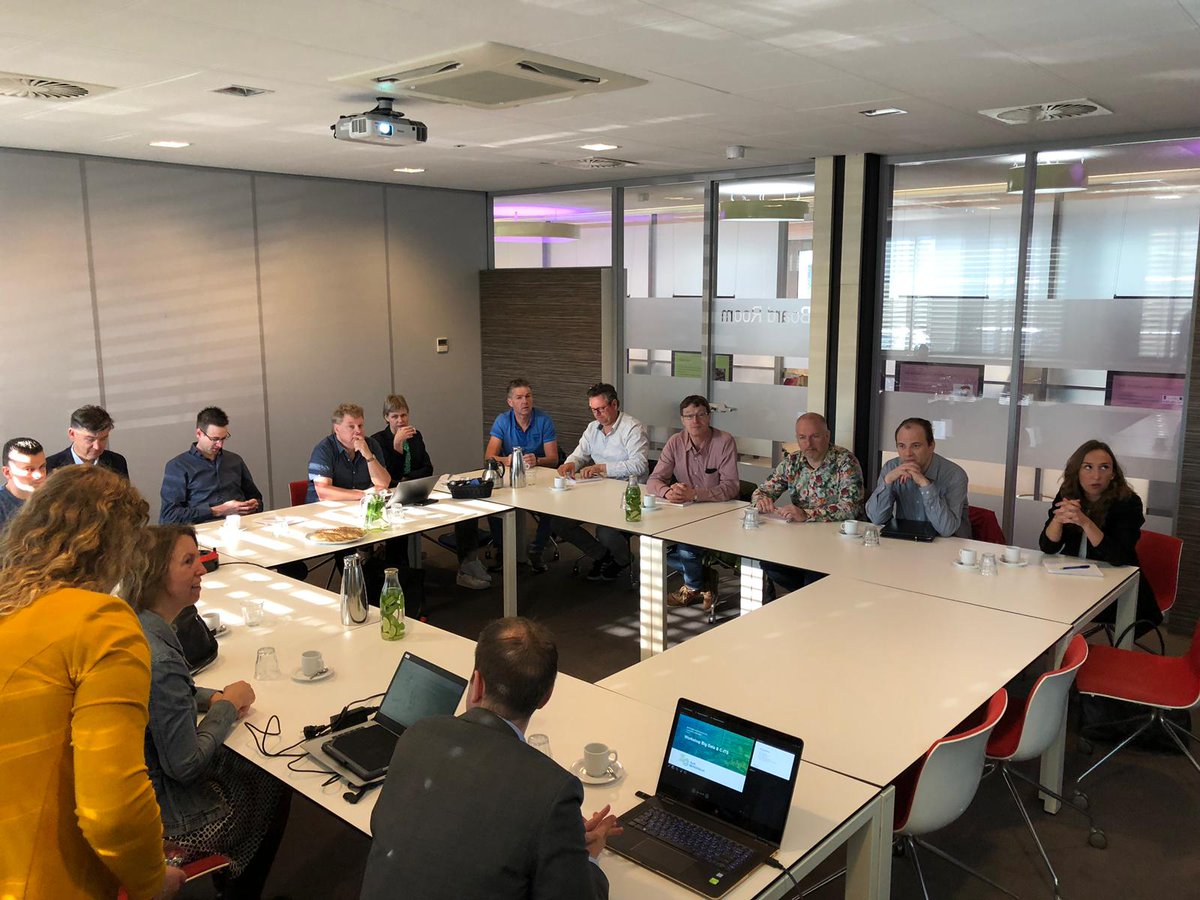 C-ITS en Big Data; hoe kunnen regionale gemeenten er zelf mee aan de slag, waar lopen we tegen aan? In een workshop op de <a href="/AutoCampus_NLD/">Automotive Campus</a> helpen <a href="/TGoldsteen/">Tamara Goldsteen</a> en Niels de 21 <a href="/Brainport_ehv/">BRAINPORT EHV</a> gemeenten op weg. #smartmobility 
#Brainport
