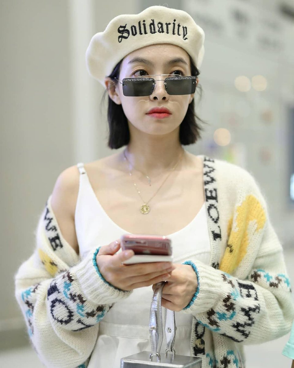 fxfits's tweet photo. :¨·.·¨:                                                        
 `·.. #에프엑스 ♡ berets 
 .*˳✧༚ https://t.co/wORh37E3Bh