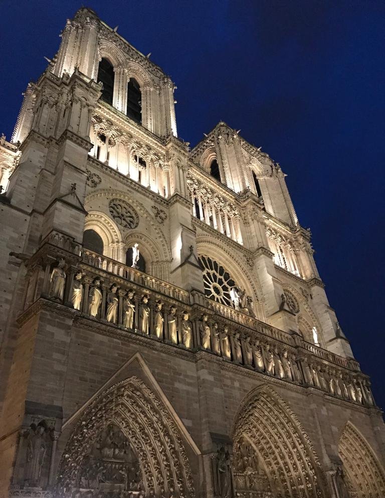 Artisans d'art, compagnons, #MaîtresdArt, meilleurs #ouvriers de #France : tous nos #savoirfaire seront mobilisés pour reconstruire #NotreDame, #patrimoine de l'humanité et symbole des #métiersdart français.