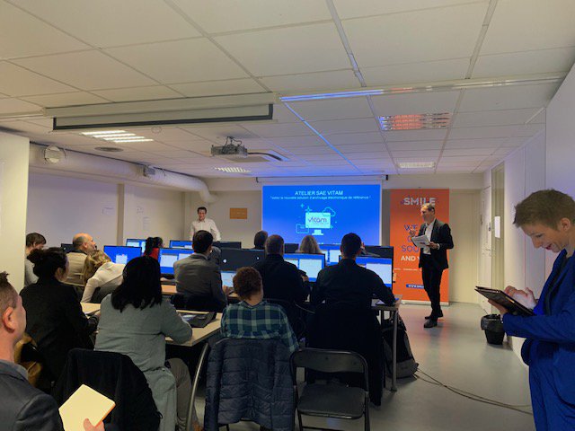 #archivage #numérique En direct de notre atelier <a href="/ProgVitam/">Programme Vitam</a> ! Nos experts vous font découvrir la solution de référence, et vous laissent même la main sur les machines 😉👌
#SmileWithUs #WelcomeToTheOpenCommunity