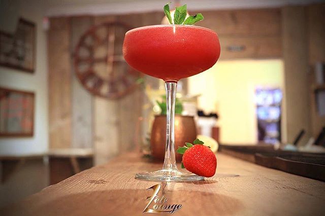 FeteLounge's tweet photo. Keep calm and have a cocktail.
WICKED WEDNESDAY, 2 for ยฃ12 on Port Louis, Port of Spain and The Scarborough. ๐ ๐
.
.
.
#fetelounge #teastartsandtails #portlouis #portlouiscocktail #blueprosecco #coktails #craftcocktails #mixology #essex #essexcocktails #billericay #hornchurโฆ https://t.co/XQdIxdNzGU