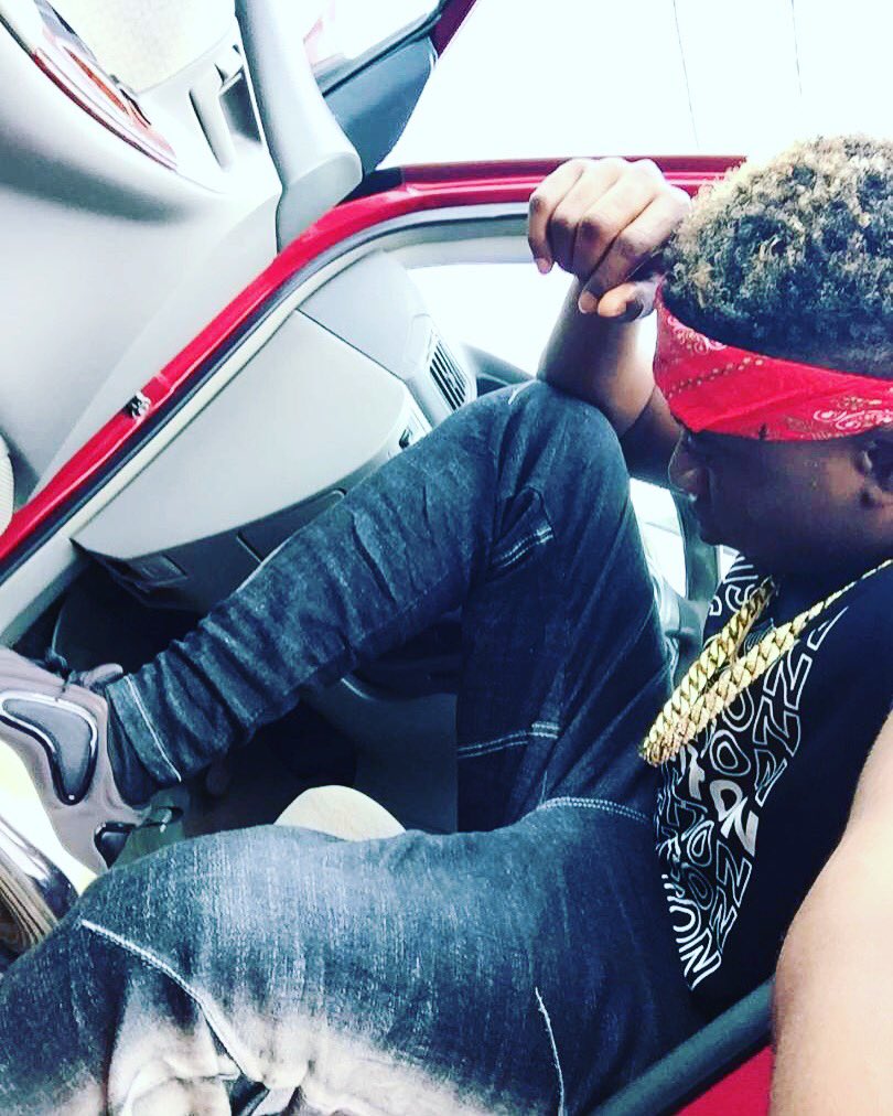 oluwapipi's tweet photo. Been a while here. I been cooking some hot joints. You will love it @PeterPsquare https://t.co/DyAc0yd0xG