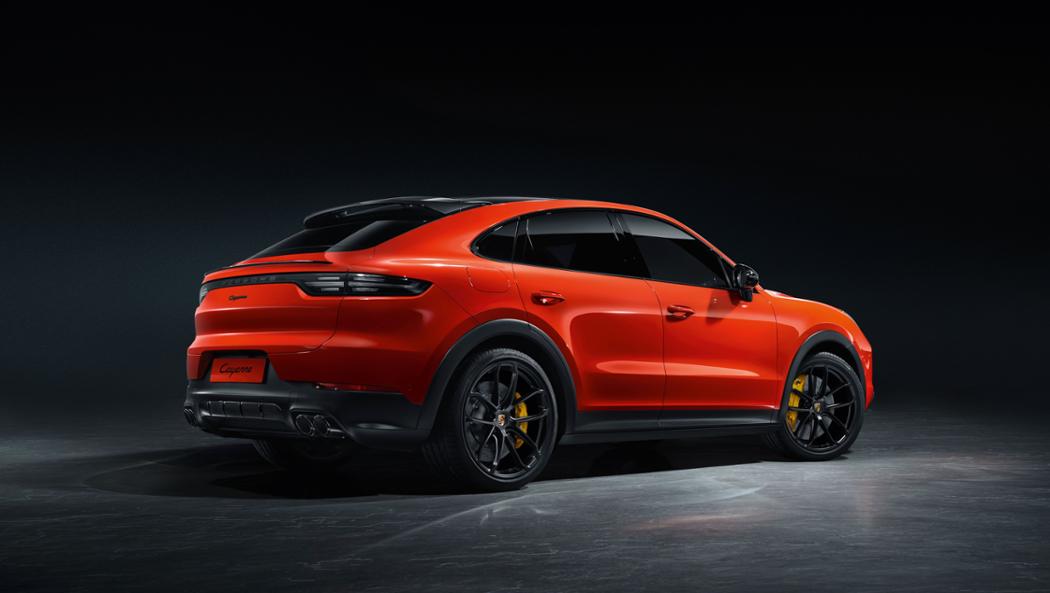 PorscheNewsroom's tweet image. Big entrance for the #CayenneCoupe: the new SUV model from #Porsche celebrates its exhibition premiere this Tuesday at #AutoShanghai. All details: newsroom.porsche.com/en/2019/produc… #ShapedByPerformance
