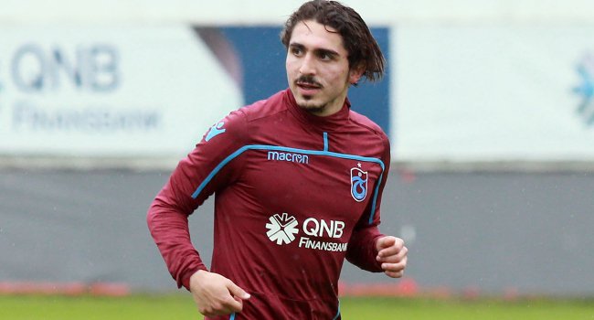 Diz_Hayran's tweet photo. Trabzonspor'un genç futbolcusu Abdülkadir Ömür, kendisini daha çok İspanya Ligi'ne uygun gördüğünü ve Barcelona forması giymek istediğini söyledi.
#spor #süperlig #futbol #Trabzonspor #haber #salı #keşke #BabaHakkı #DoruklaraSevdalandım #takip #tt https://t.co/3V07gHHAIM