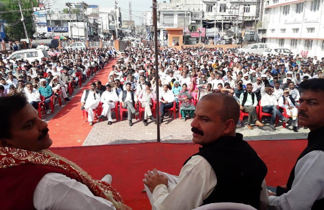 Nh1News's tweet image. Despite repeated opportunities given to Congress and BJP to represent Jammu region in Lok Sabha, the people of this marginalized region were a disappointed lot, said Harsh Dev Singh JKNPP Chairman and Former Minister. 

thenorthernherald.com/newsdetail/675…

#panthersparty #harshdevsingh