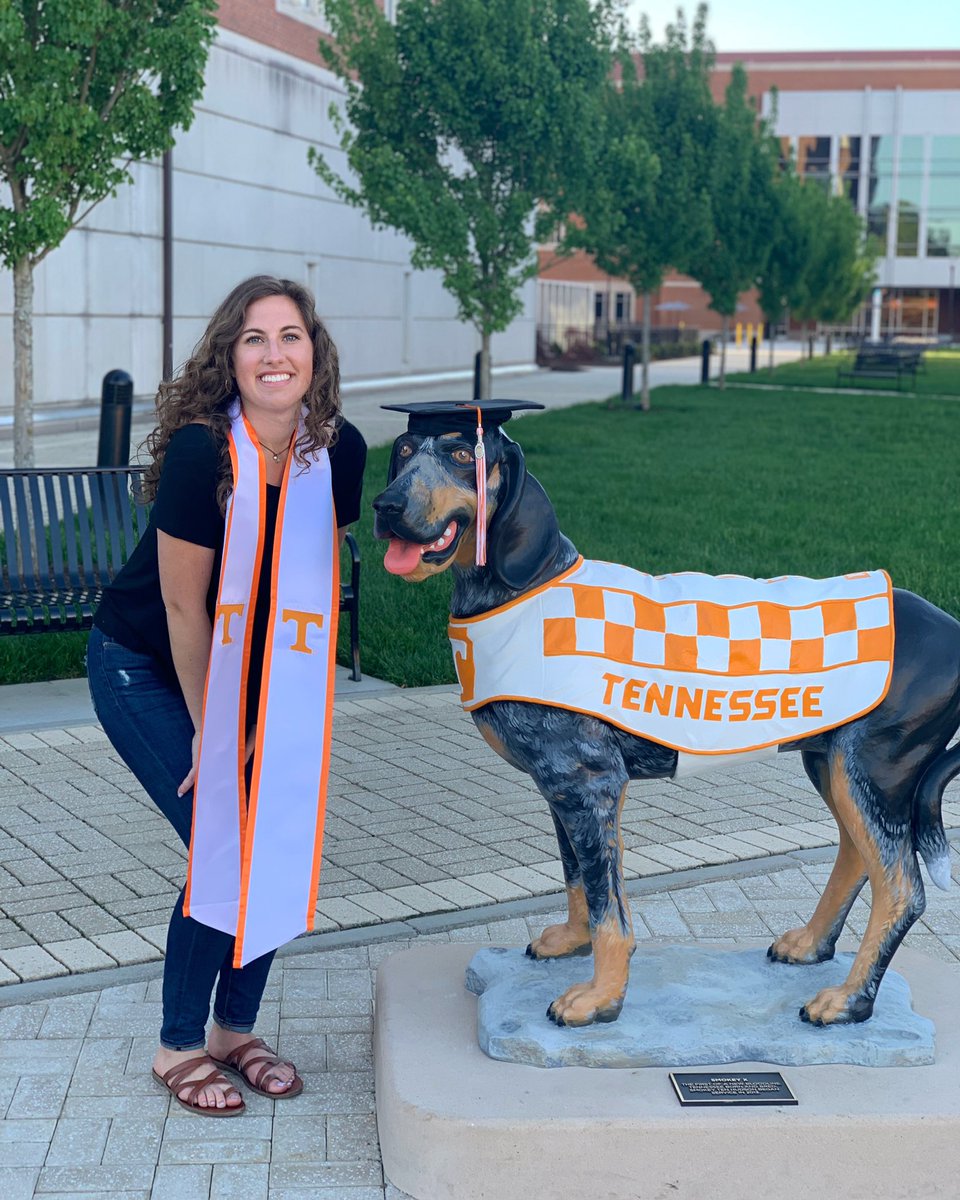 UTKnoxville's tweet photo. A grad’s best friend. 🧡 #utgrad2019 https://t.co/Hp6M34EFZg
