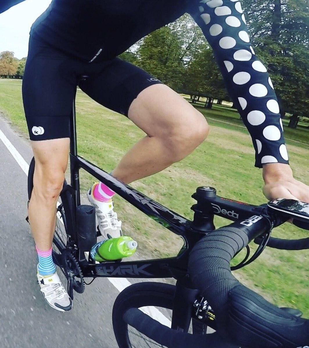 BendyBen999's tweet photo. Weapons away....cycling - good for the mind and the body. This is one of the quickest bikes I’ve ever owned and ridden. What a weapon. #zuuswheels #ticcc #surreycycling https://t.co/TnRCRy6nCC