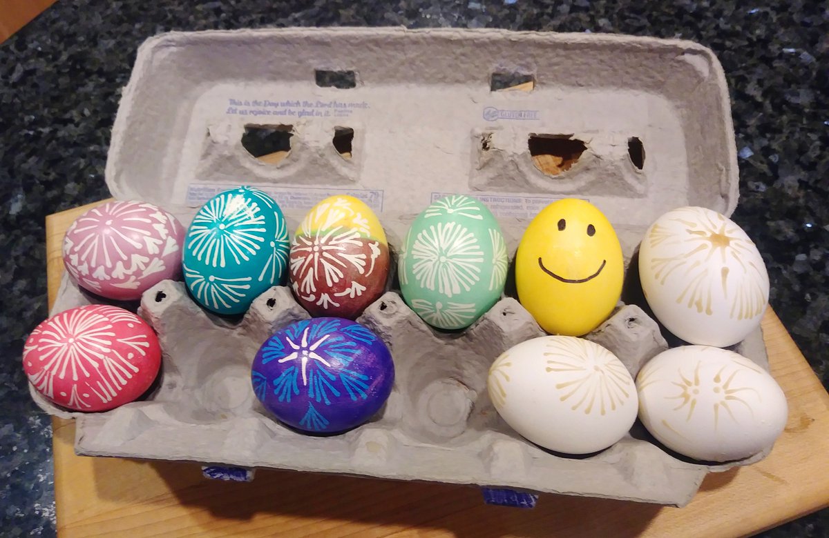 GoodEggWorld's tweet photo. Traditional Good Eggs from Lithuanian School. #Margučiai Which one is not like the others??? You can see the beeswax on the white eggs before they are dyed (the color doesn't adhere to the wax) #EasterEggs #goodeggworld https://t.co/XBbasDFsq8