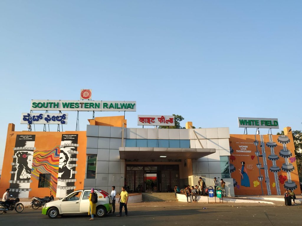 BengaluruNift's tweet image. Proving yet again that where there is a will there is a wall for us to paint. Whitefield railway station gets an IT makeover with Ada Lovelace and Charles Babbage and Analytical Engine! thank you south western railways for the opportunity @RailMinIndia #wallnuts #wallart