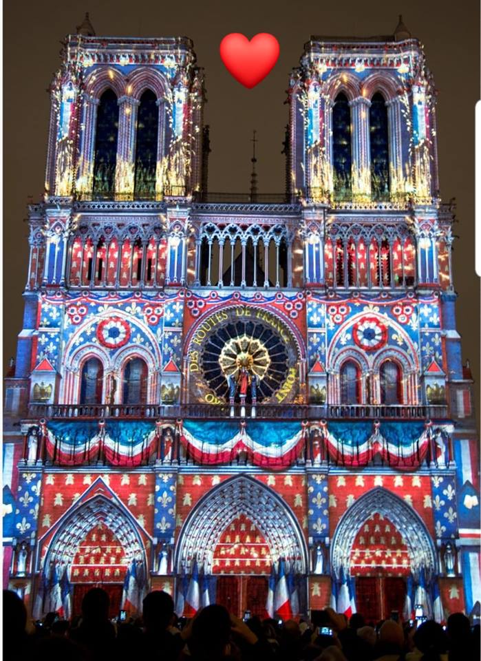 Tepakonu's tweet photo. #NotreDamedeParis 🙏💟 https://t.co/WcR0jSK55o