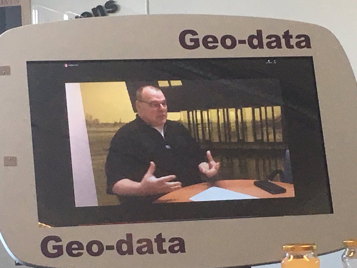 ESenten's tweet photo. Nieuwe talenten ontdekt! Collega’s helpen ons om onze feedback skills op te frissen met behulp van filmpjes #feedback #kenniscocktail #036geo https://t.co/wHgRRgbeU0