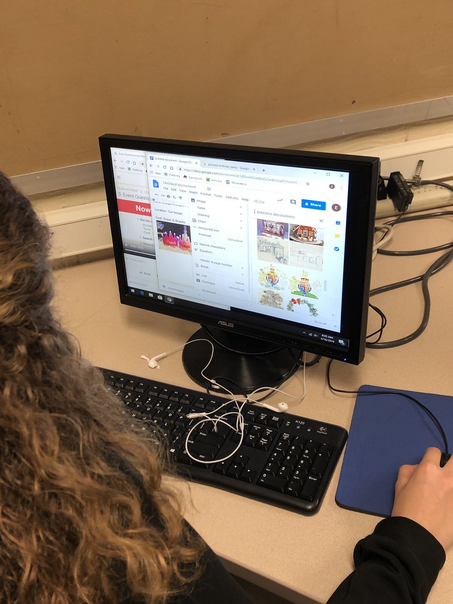 Mr_Schmidt17's tweet photo. Using Google’s Applied Digital Skills for the first time thanks to @tjohanneson #TIE19 https://t.co/gOww8Q1CNh