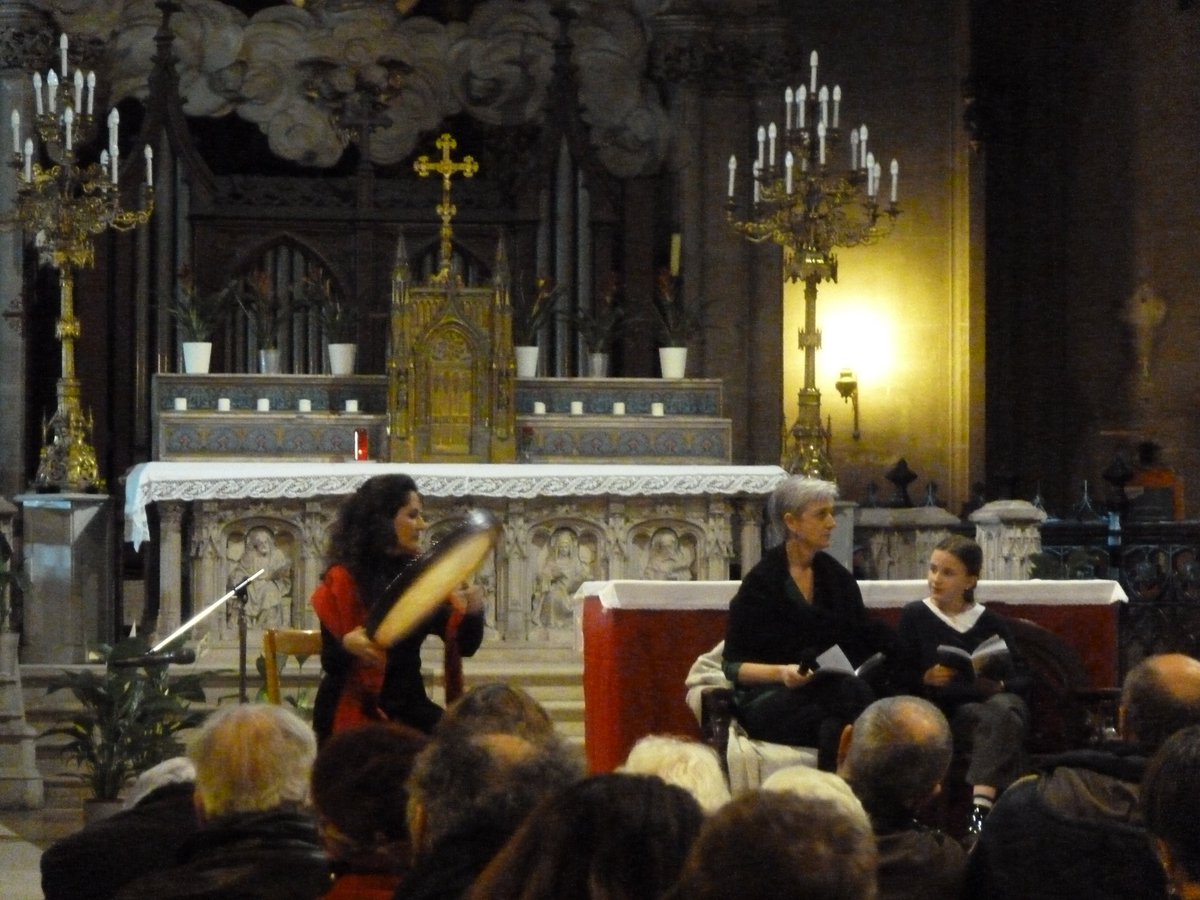 FestiRaccords's tweet photo. Quel beau moment que cette lecture du livre "Des Routes" ( éditions du Chemin de fer)  à l’Église Saint Bernard vendredi dernier. 👏  🙂 https://t.co/fu4YrPT534
