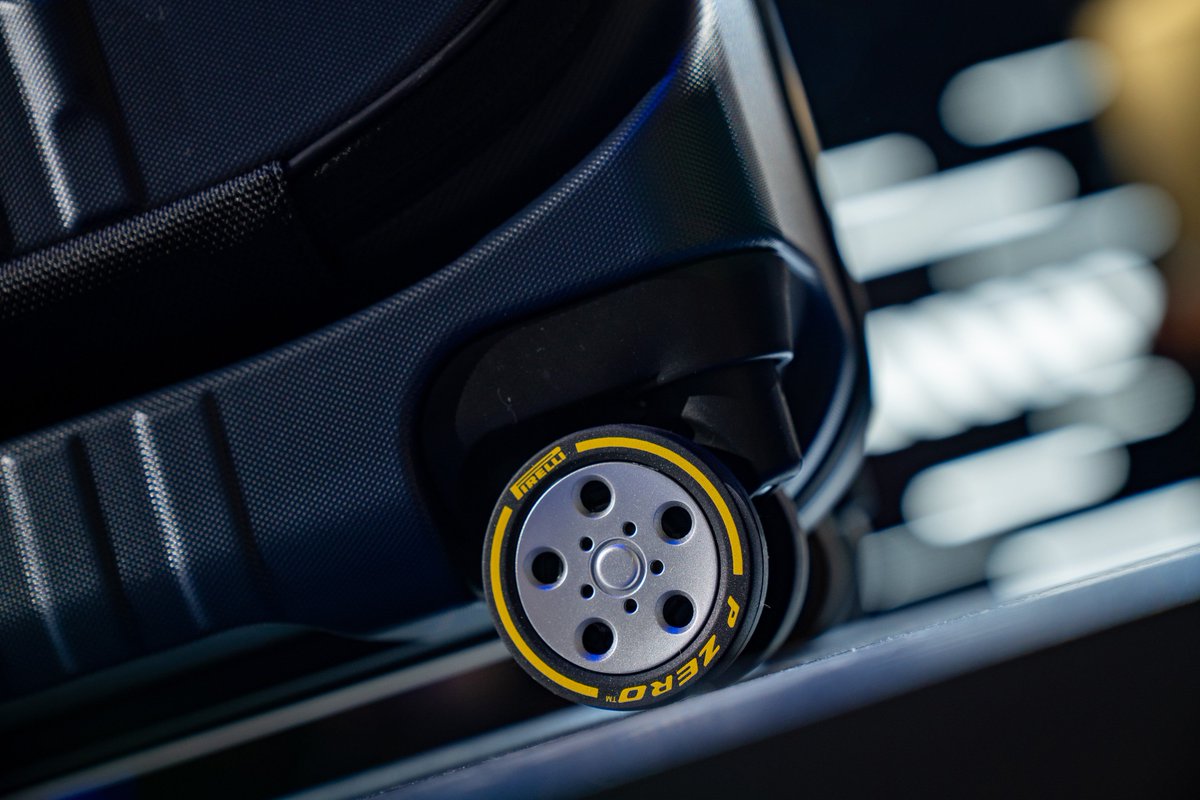 PirelliDesign's tweet image. Design, Performance, Mobility. @montblanc_world x @Pirelli. #MontblancxPirelli 
Discover the  new collection for travellers. bit.ly/MontblancxPire…