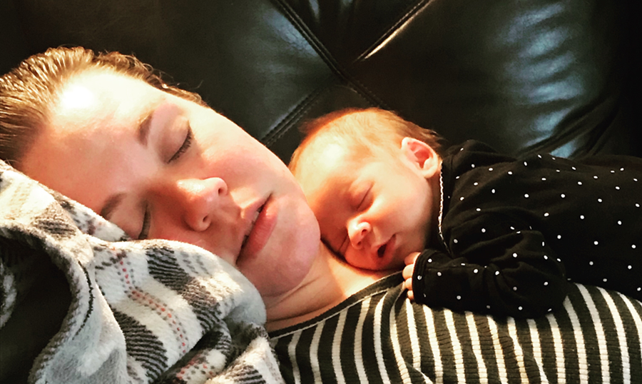 Here are some great ways to help keep your costs low when raising a newborn. Let us know what you think! fromdebt2dollars.wordpress.com/2019/04/16/kee…