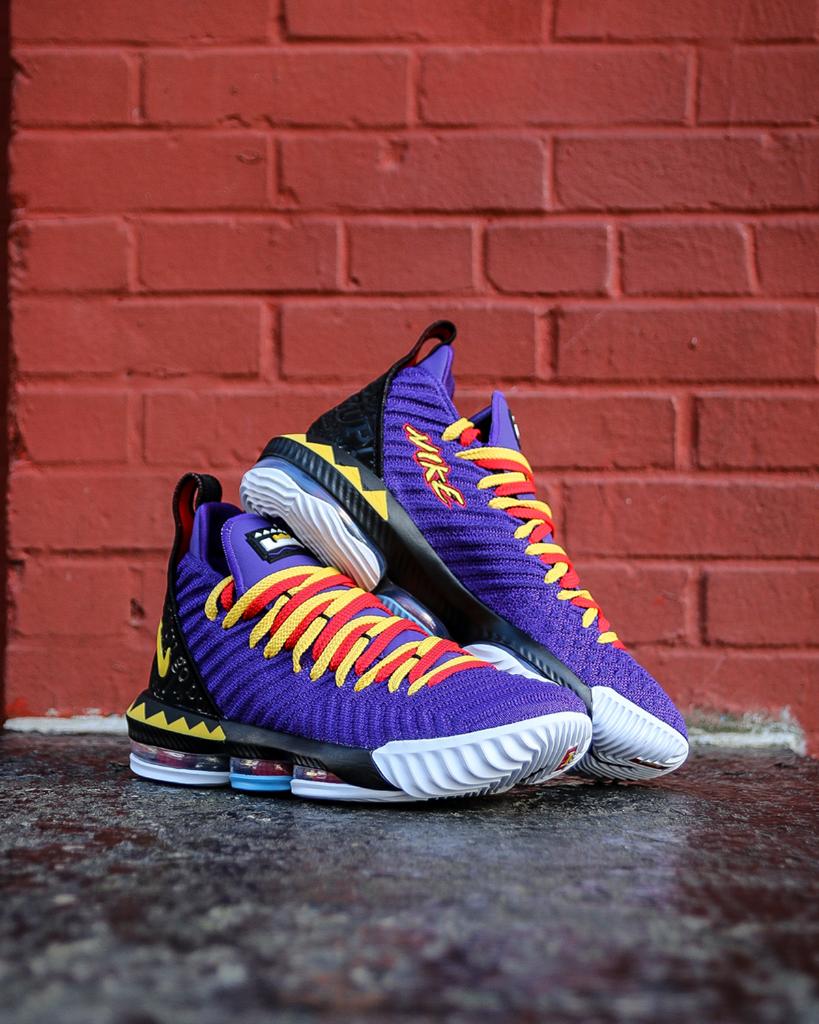 Mula al exilio Escarpado Foot Locker on Twitter: "WAZZUP! #Nike LeBron 16 'Martin' Available Now,  In-Store and Online https://t.co/SzAk3g1FIF https://t.co/Lizd4hN324" /  Twitter