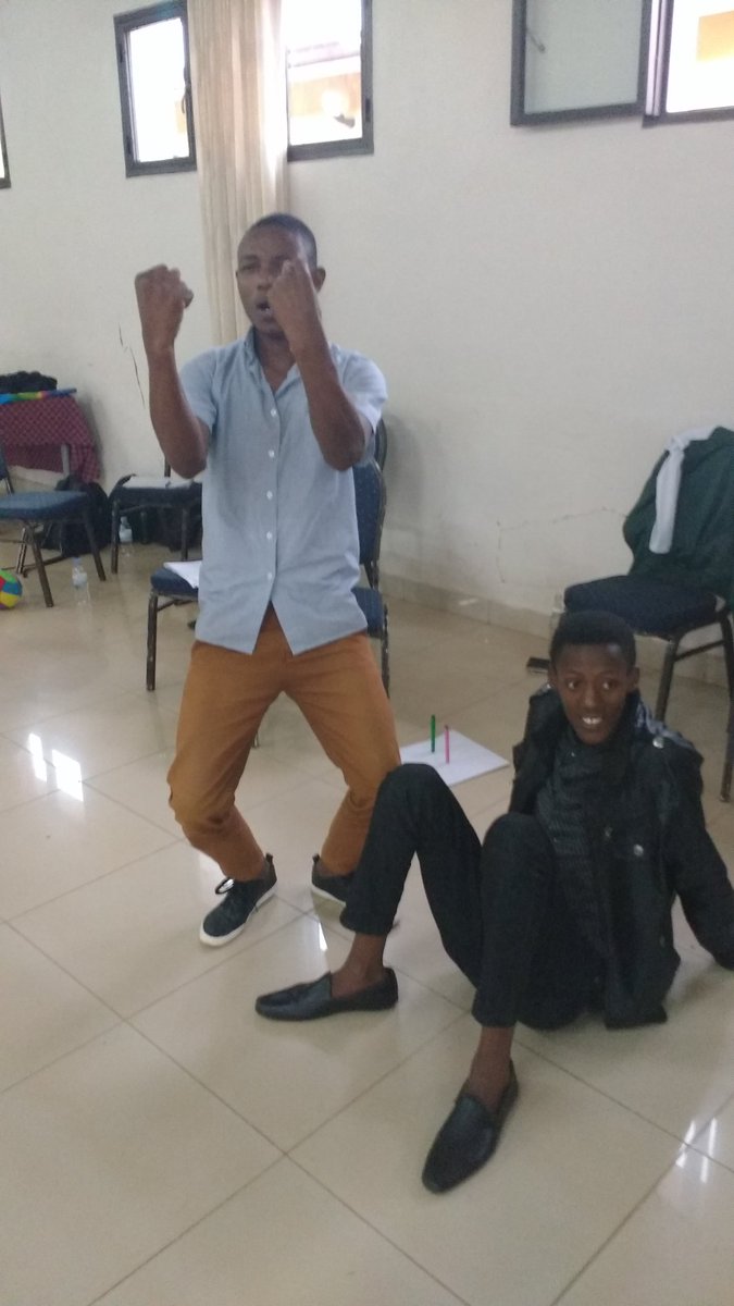 kirrilypells's tweet photo. We begin with a 2 day workshop on #actionresearch using #arts building on the Mobile Arts for Peace project https://t.co/B7VG67HFT8 @uyisengamanzi @19732708 @IRDP_Rwanda @Changing_Story_ https://t.co/VQExYBC9ma