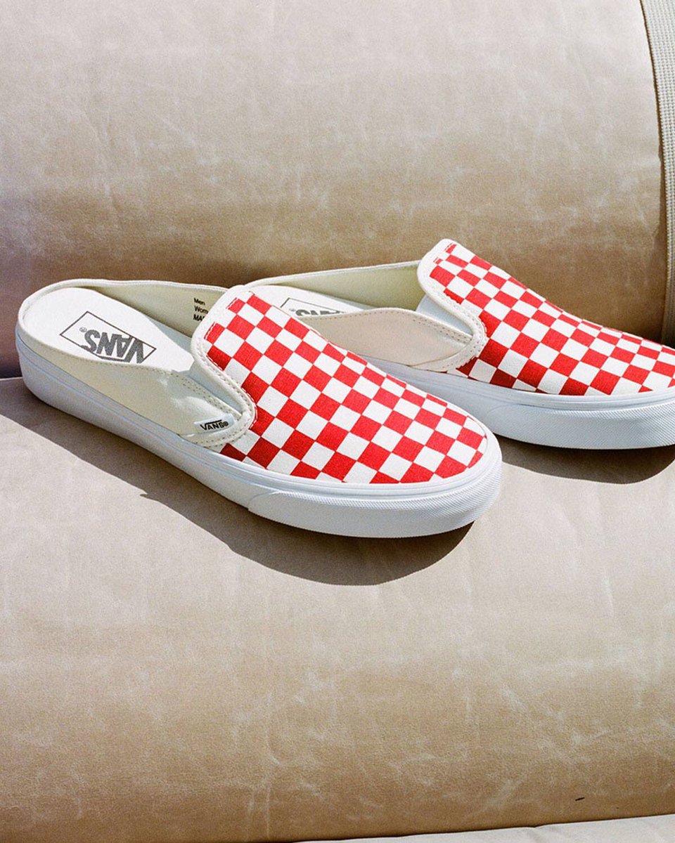 sneakerxox's tweet photo. ตัดปัญหาคนชอบโดนรองเท้ากัด‼️
เพราะ Vans ออกรุ่น Classic Slip-On MULE ที่ไม่มีส้นรองเท้า
เพื่อให้สาวกได้สวมใส่ง่าย สะดวกสบาย~

ราคา 2,990 บาทเท่านั้น

* สินค้าพรีออเดอร์รอประมาณ 1-3 week https://t.co/XpkO90ddCy