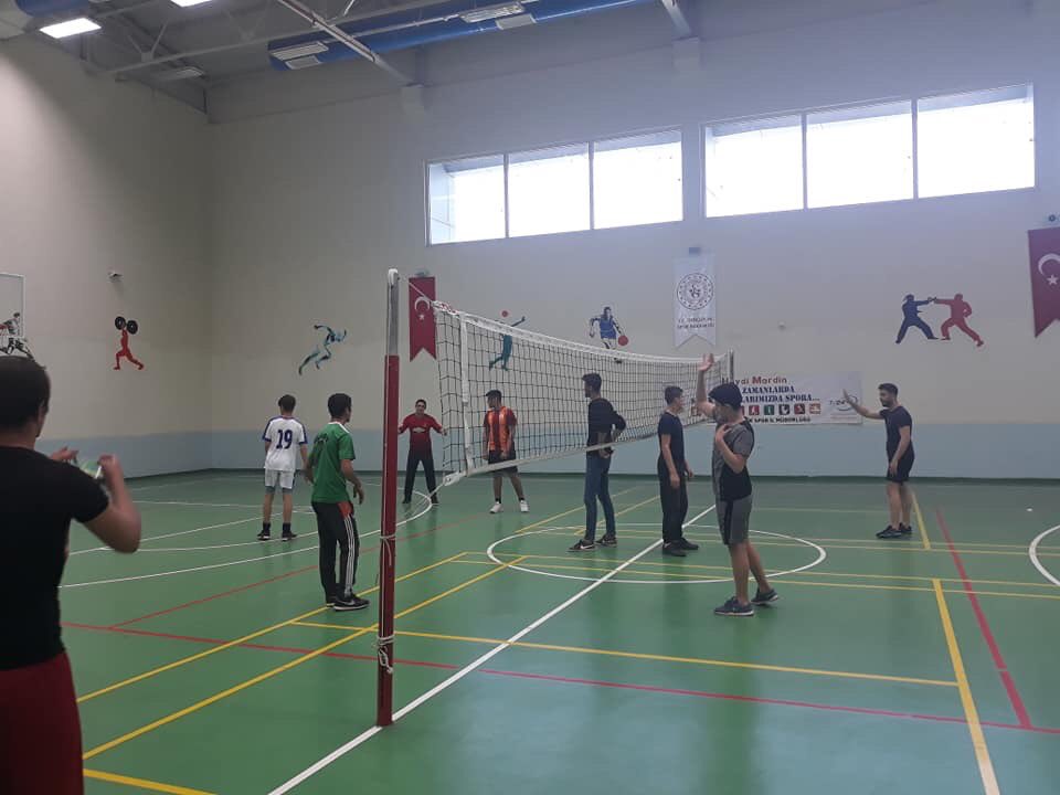 ozcanyildizaihl's tweet photo. #Kardeşlik #Buluşmaları kapsaminda Musa Cihaner Çocuk Yuvası ve okulumuz öğrencileri ile birlikte haftasonumuzu #Mardin #Genclik ve #Spor #Merkezinde voleybol ve futbol maçı yaparak değerlendirdik. https://t.co/kkRuzZ7M9L