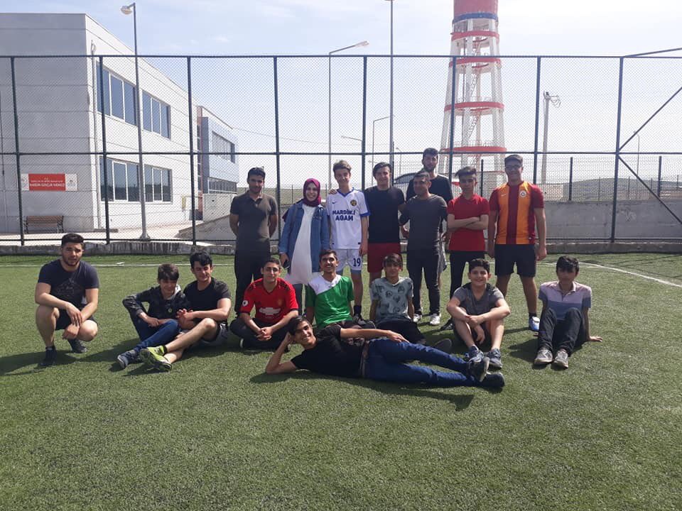 ozcanyildizaihl's tweet photo. #Kardeşlik #Buluşmaları kapsaminda Musa Cihaner Çocuk Yuvası ve okulumuz öğrencileri ile birlikte haftasonumuzu #Mardin #Genclik ve #Spor #Merkezinde voleybol ve futbol maçı yaparak değerlendirdik. https://t.co/kkRuzZ7M9L