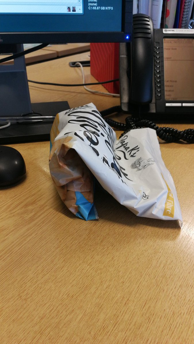 teresabray's tweet photo. @PapaKPittaChips just bought a bag of your pitta chips...... Look at how many are in there compared to the size of the bag. Ridiculous!! https://t.co/KQVur9kdGq