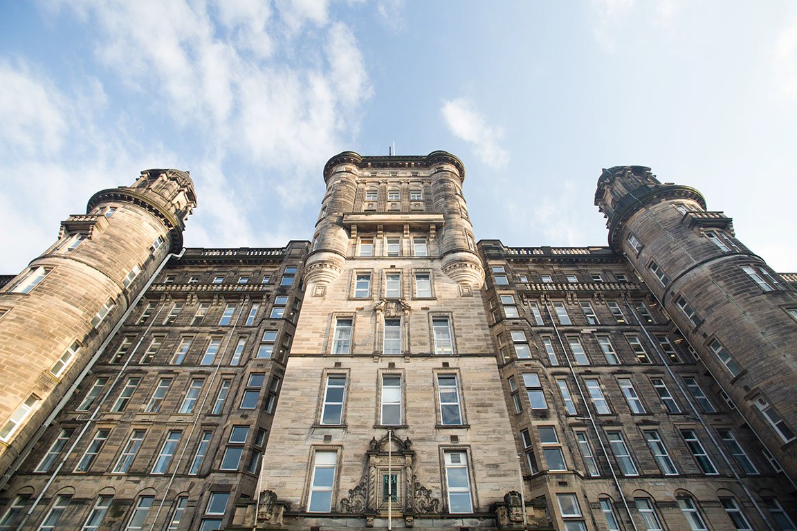 Glasgow Royal has been voted one of the top hospitals in the world! It's been caring for Glaswegians for 225 years - what are your special memories? nhsggc.org.uk/about-us/media…