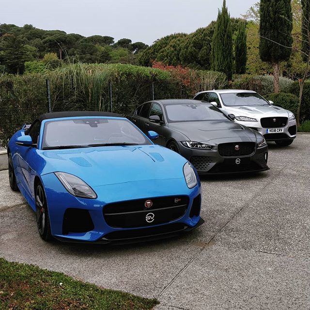 diariomotor's tweet photo. ¿Qué envoltorio preferís para disfrutar de un #V8 de esos que ya no quedan? (Por @claverod ) #jaguar #FType #SVProject8 #FPace #cars #carporn #Instacars #carsofinstagram #carphotography #oldschool https://t.co/o5hfuGpWS7 https://t.co/VhaQROkyWW