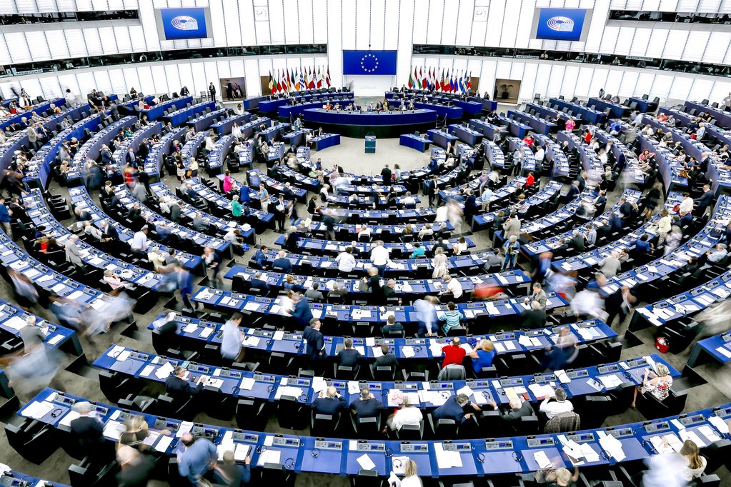 TI_EU's tweet photo. EU-wide whistleblower protection directive has just been adopted by an overwhelming majority in @Europarl_EN! Bravo @VRoziere @VeraJourova &amp; @ro2019eu! https://t.co/0Sg9Ul9sNf #WhistleEU https://t.co/rcIjvKru8i