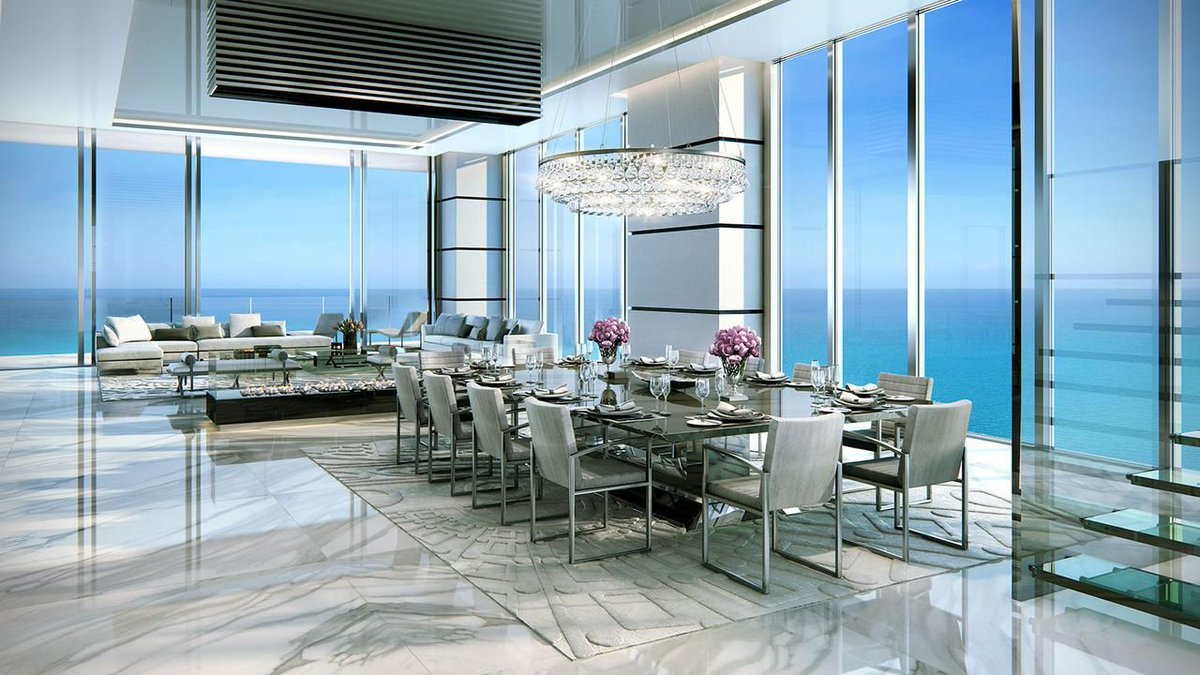 SuperYachtsMC's tweet image. Find the perfect place to moor your luxury yacht with these incredible waterfront properties for sale. boatinternational.com/luxury-yacht-l…