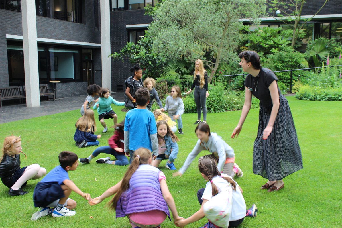 Call for plague doctors! Do you know a mini person (aged 7-11) who loves gruesome history and getting their hands dirty? 'Plague and potions' half-term kids workshop 30 May w/<a href="/HandmadeApoth/">Handmade Apothecary🌿</a> Book tickets: eventbrite.co.uk/e/plagues-and-…