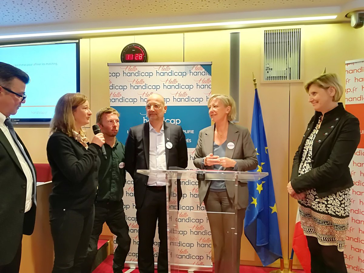 s_cluzel's tweet photo. Signature officielle de la Convention  de partenariat entre :
✅#DuoDay Tremplin vers l'emploi 
✅#HelloHandicap Salon de recrutement virtuel 
➡️Quoi de mieux pour permettre aux #PersonnesHandicapées d'être embauché dans l'entreprise https://t.co/7QWRSAFxQm