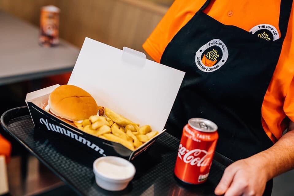 ChipCompany_'s tweet photo. Sit in & enjoy lunch today at our @chipco_belfast Andersonstown Store 🍟🍽🥤
Lunch time specials available from just £3.50, All Day breakfasts available & great kids meals!
https://t.co/KIONNnPUdz #ChipCo #AndersonstownRd #SitInAndTakeaway #FastFood #Breakfast #Lunch #Dinner https://t.co/XuPw1tjnpR
