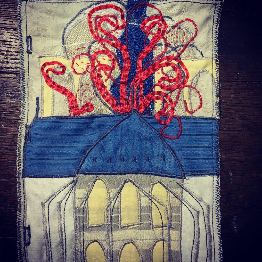 LeveNadine's tweet image. Le grand incendie #NotreDameFire #créationtextile #journaltextile #embrodery #broderie