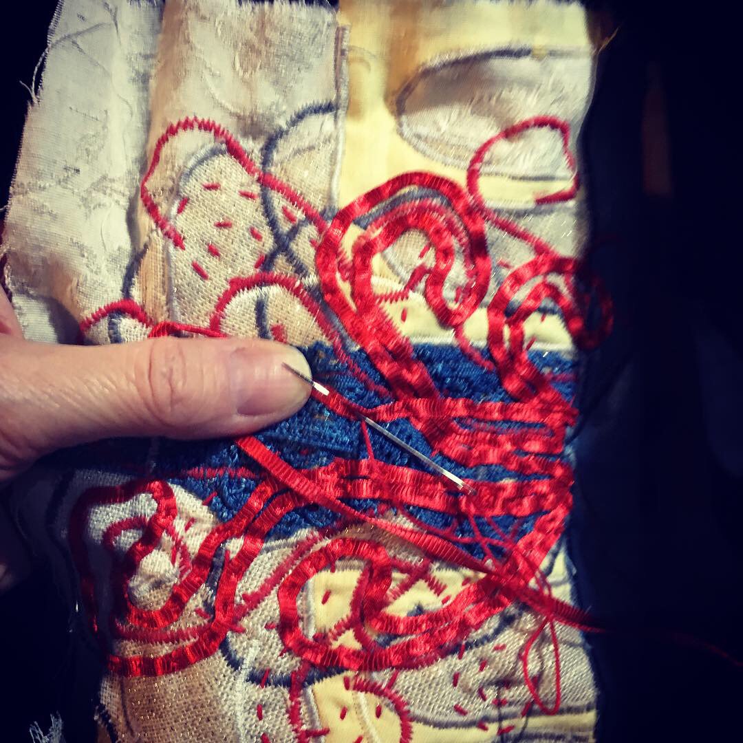 LeveNadine's tweet image. Le grand incendie #NotreDameFire #créationtextile #journaltextile #embrodery #broderie
