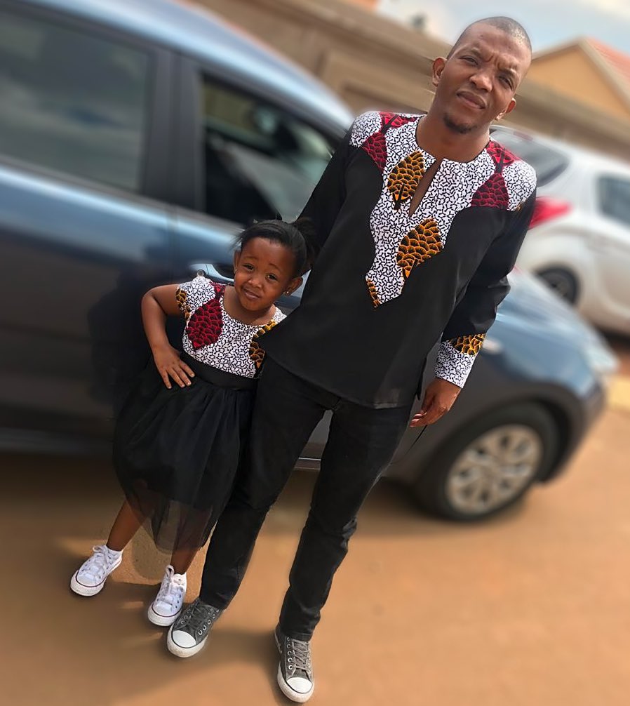 Mbangi_Threads's tweet photo. Family dressed in custom made outfits for a wedding. Thank you! ❣️ https://t.co/eDvobftZ3j