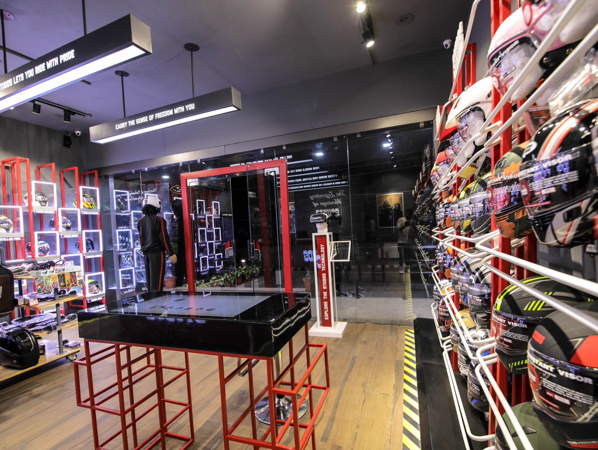 Dartpvtltd's tweet photo. @Dartpvtltd recently designed and executed first ever “PHYGITAL” store for @StuddsHelmet  Read more : https://t.co/94NXyKLZF9

#retailstore #retaildesign #retailbranding #interiordesign #retaildesignagency #phygital https://t.co/G7PXg0jjuZ