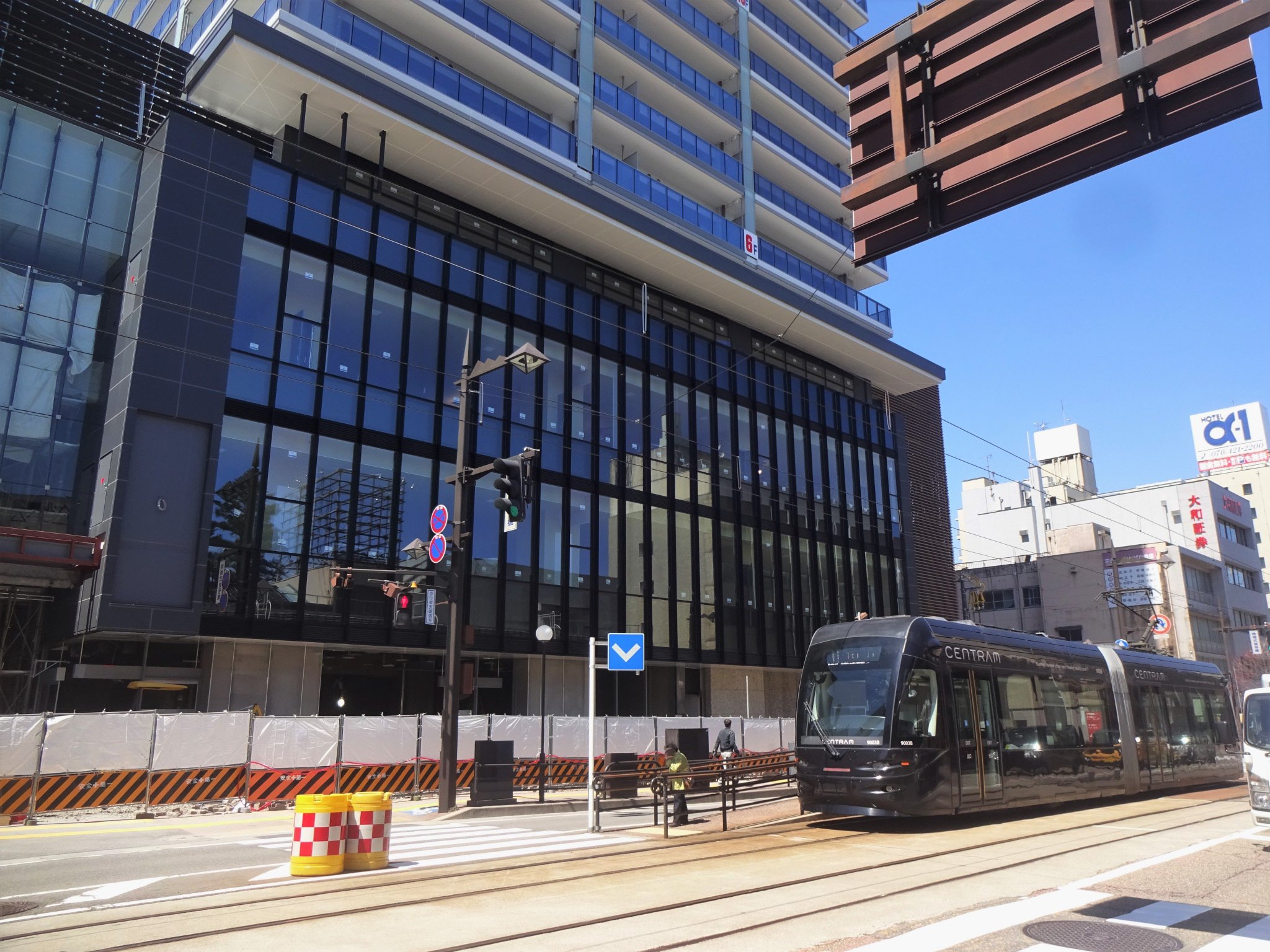 みやた Pa Twitter 富山西武跡地再開発ビル プレミストタワー総曲輪 商業施設の低層階が姿を現しました みやた Pa Twitter 富山西武跡地再開発ビル プレミストタワー総曲輪 商業施設の低層階が姿を現しました
