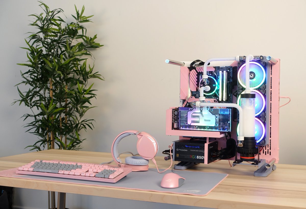 ASUS_ROGUK's tweet photo. We teamed up with Thermaltake UK to take ROG PNK to the next level. Featuring custom colour-matched P3 case and X470 Prime motherboard, this one-of-a-kind build is just gorgeous

This system will be on display at Insomnia 64 - make sure you check it out! https://t.co/UG9kiNV42C