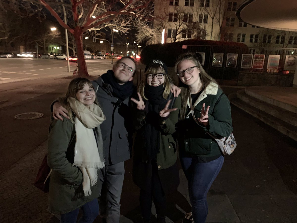 rickerdzn's tweet photo. Nach dem Konzert ist vor der Aftershow. https://t.co/Y3kFKHAd5x