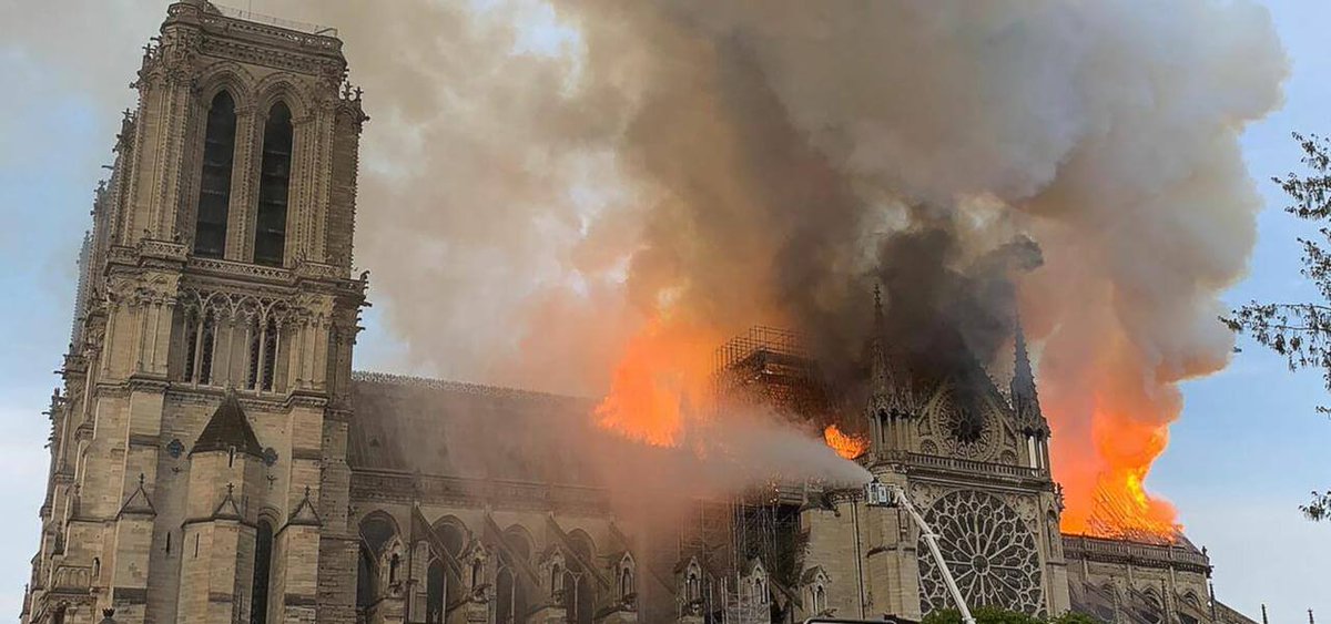 Acli_nazionali's tweet photo. #16aprile #NotreDame #NotreDameCathedralFire  @emmecip "Il segno di questi tempi è proprio riuscire a discernere quel briciolo di speranza possibile, aggrapparcisi con convinzione, e sapere che ci sarà, non domani, ma ci sarà, la Rinascita" #AcliFrancia  https://t.co/64VnN4yWbu https://t.co/oDZFofQ3vs