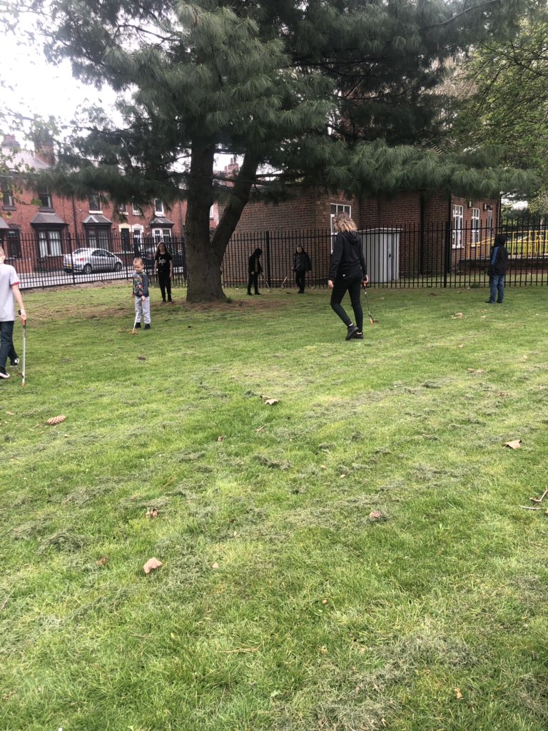 #BigSpringClean great start to a Tuesday morning at The Great Bridge Community Forum #WestBromwich they have took part in a litter pick around #FarleyPark collected 2 bags of #Litter <a href="/sandwellcouncil/">Sandwell Council</a> <a href="/SercoESUK/">Serco Environmental Services</a>