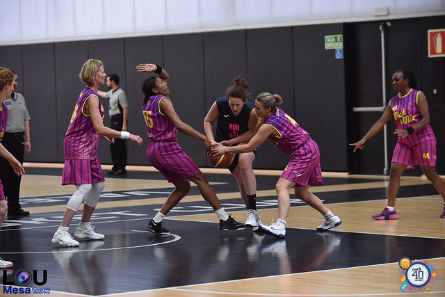 giveandgosport's tweet photo. ¡YA ESTÁN AQUÍ!

FOTOS y RESUMEN EN VÍDEO del II #Over40Basket Valencia 2019.

Disponible aquí: https://t.co/y6BElsct5x https://t.co/ATQzqPTK49