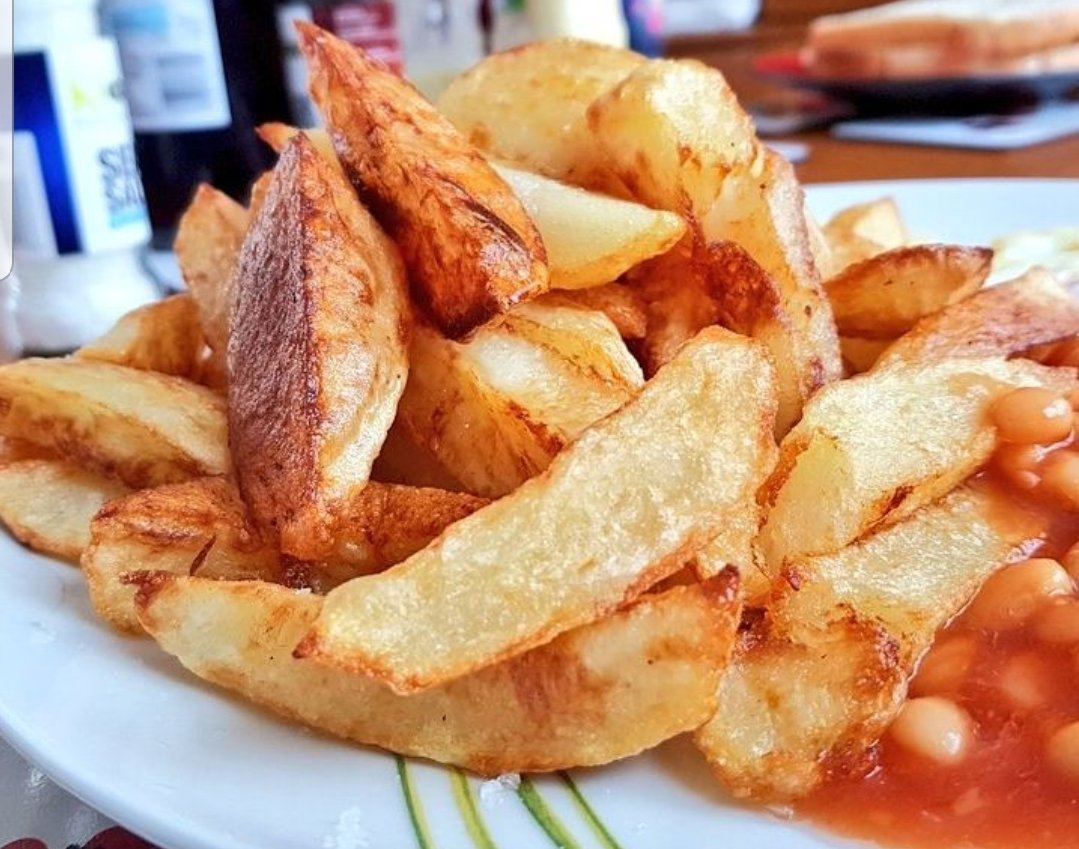 I've got no time for places that serve shit or frozen chips. 

If you own a cafe, pub or restaurant... up your chip game!

#ProperChips