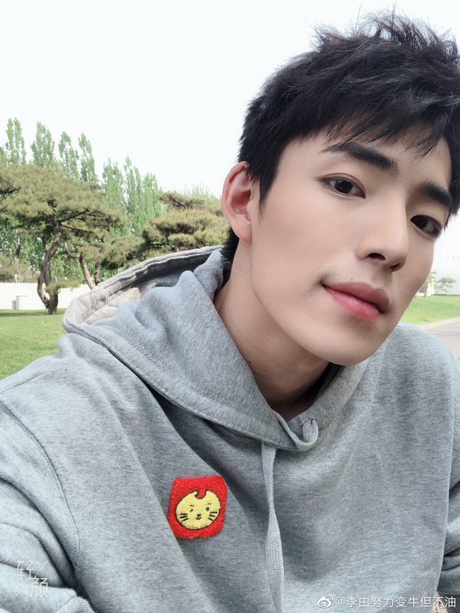 yezimingg's tweet photo. 190416 ✧ liyou weibo update
sO HANDSOME🥺🥺🥺
#青春有你 #idolproducer2
࿐ ࿔*:・゚ #李由 #liyou https://t.co/U4N8HDq7i8