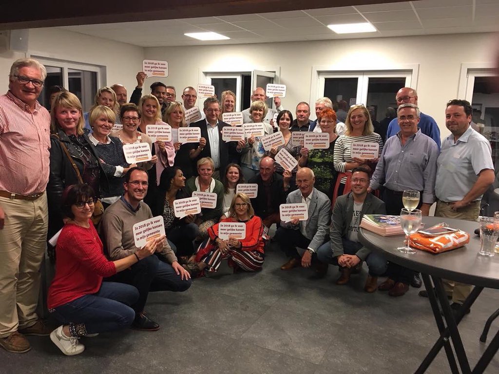 WIJzijnBrugge's tweet photo. In 2018 gingen we met #cdenvbrugge voor gelijke kansen. Nu we aan het roer staan van het Brugse beleidsschip, staken we dit als ‘een oranje draad’ in het #beleidsprogramma van #brugge - #thuisinbrugge voor iedereen, voor minder gaan we niet! 🤜 https://t.co/sAbDls4dJf