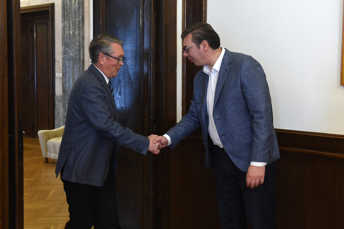 predsednikrs's tweet photo. Са амбасадором Руске Федерације Александром Чепурином имао сам прилику да разговарам о организацији састанка са Владимиром Путином у Пекингу, као и о активностима за даље унапређење билатералне сарадње и ситуацији у региону. https://t.co/fT5xdVUfCK