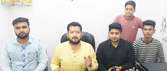 Nh1News's tweet image. JJSF demands stern action against those private schools charging huge admission fees every year from students

#jjsf #private #schools #jammu #akhnoor 

thenorthernherald.com/newsdetail/658…